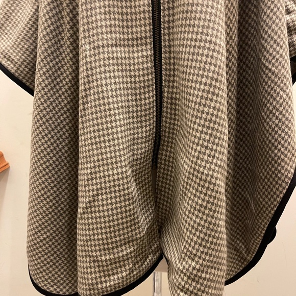 Free people Acrylic Zip Front Cape - Picture 3 of 8